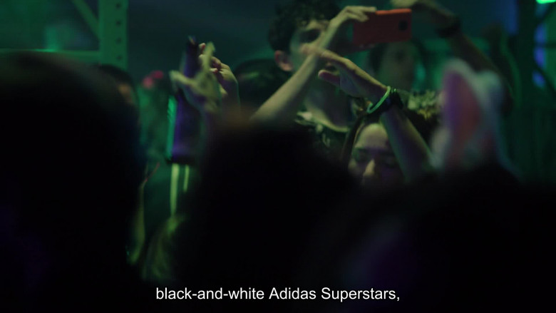 Adidas Superstars (Verbal) in High Potential S01E02 (2024) - 576147