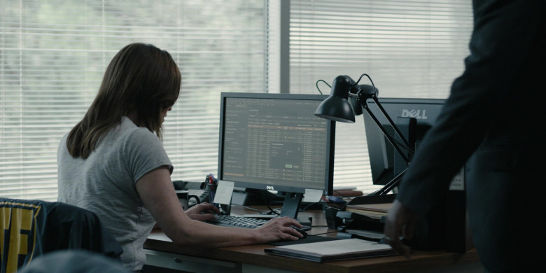 Dell Monitors in Tulsa King S02E01 (2024) - 571120