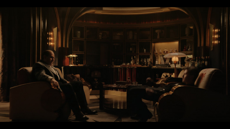 Johnnie Walker, Perrier Jouet Champagne, Blanton's Bourbon, Remy Martin Louis XIII Cognac, Macallan Whisky, AsomBroso Tequila in The Penguin S01E01 (2024) - 574085