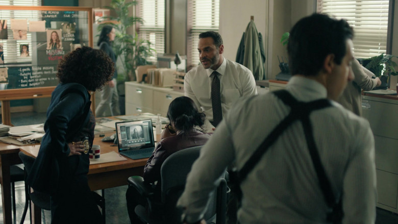 Microsoft Surface Laptop (Scene 4) in High Potential S01E01 (2024) - 572571