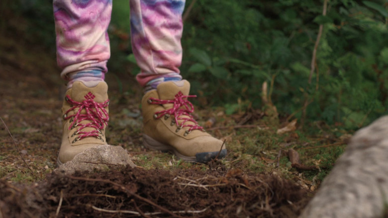 Columbia Hiking Boots in Penelope S01E02 (2024) - 575582