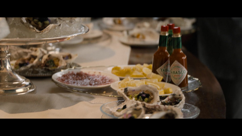 Tabasco Sauces in The Perfect Couple S01E05 (2024) - 564831