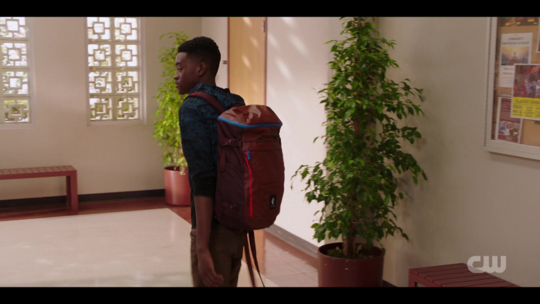 Cotopaxi Backpack in All American Homecoming S03E11 (2024) - 571869