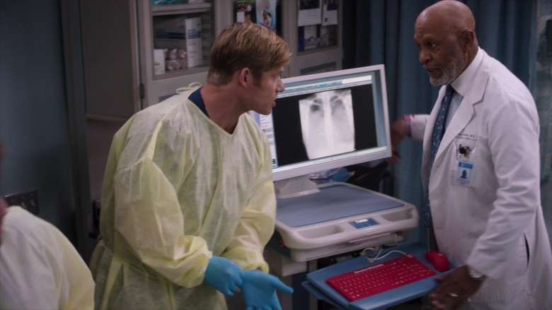 MAN & MACHINE Red Downtime Workstation Keyboards & Mice in Greys Anatomy S21E01 (2024) - 578510