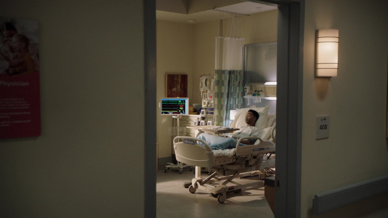 Hill-Rom Hospital Bed in 9-1-1 - Lone Star S05E02 (2024) - 580246