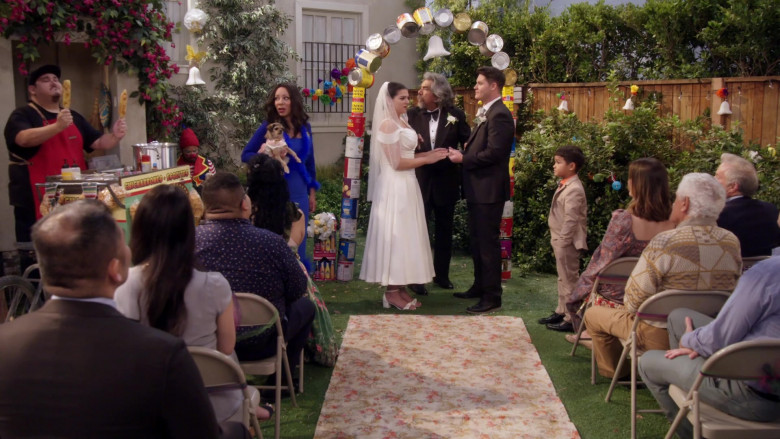 Cafe Bustelo in Lopez vs Lopez S03E01 "Lopez vs Wedding" (2024) - 597544