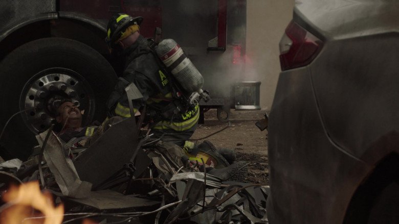 3M Scott SCBA in 9-1-1 Lone Star S05E03 "Cl2" (2024) - 583914