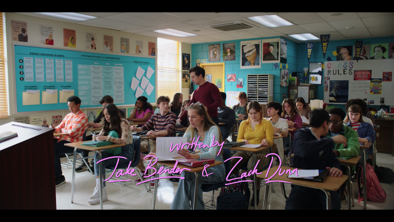 Converse and Vans Shoes in English Teacher S01E06 (2024) - 580444