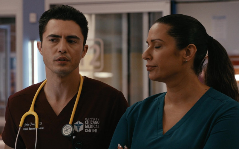 #1025 – ProductPlacementBlog.com – Chicago Med S10E04 (2024) – Product Placement Tracking (Timecode – 00h 17m 04s)