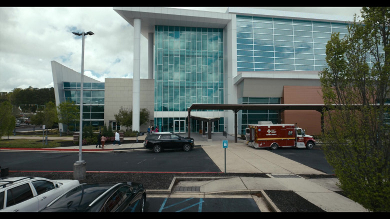 Chevrolet Tahoe Car (Scene 2) in Beauty in Black S01E06 "Bang Bang" (2024) - 600172