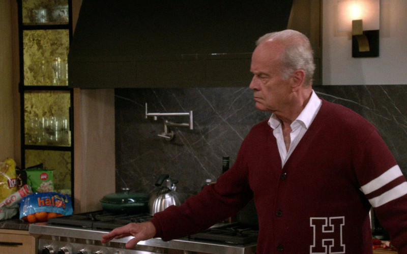 #1079 – ProductPlacementBlog.com – Frasier S02E07 (2024) – Product Placement Tracking (Timecode – 00h 17m 58s)