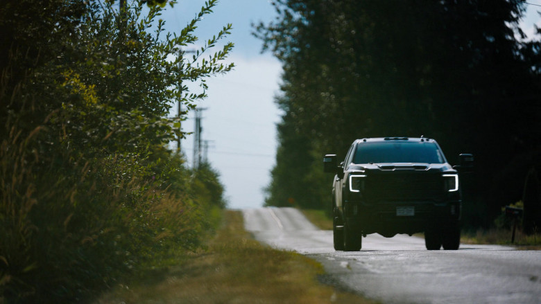 GMC Car (Scene 2) in Tracker S02E01 "Out of the Past" (2024) - 590485