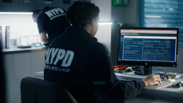 HP Monitor in Law & Order S24E04 "The Meaning of Life" (2024) - 601930