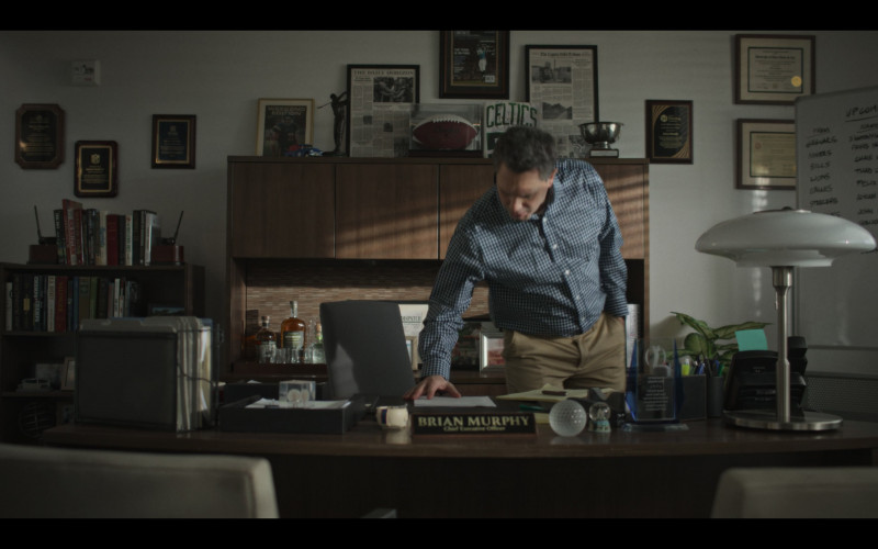 #1113 – ProductPlacementBlog.com – American Sports Story S01E07 (2024) – Product Placement Tracking (Timecode – 00h 18m 32s)