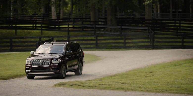 Lincoln Navigator Car in Tulsa King S02E05 "Tilting at Windmills" (2024) - 590624