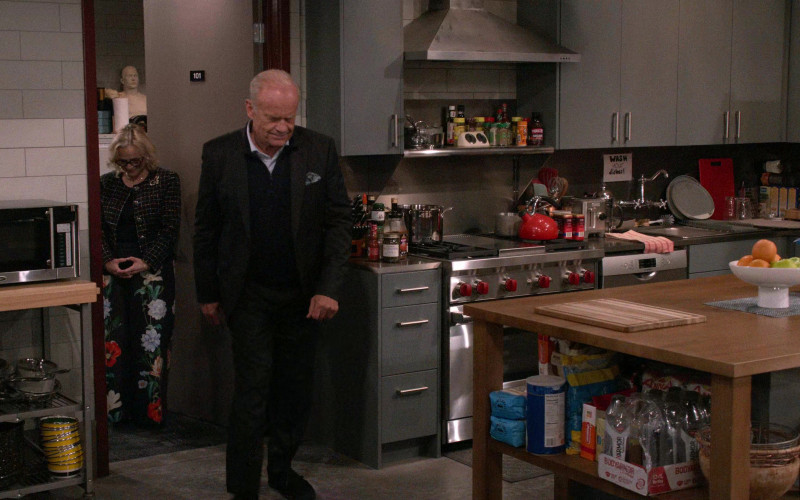 #1225 – ProductPlacementBlog.com – Frasier S02E04 (2024) – Product Placement Tracking (Timecode – 00h 20m 24s)