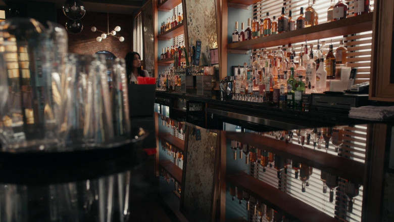 Bulleit Bourbon, Jose Cuervo Tequila, Martini, Tanqueray Gin, Malibu Rum, Kahlua Liqueur in The Equalizer S05E02 "Haunted Heights" (2024) - 604041