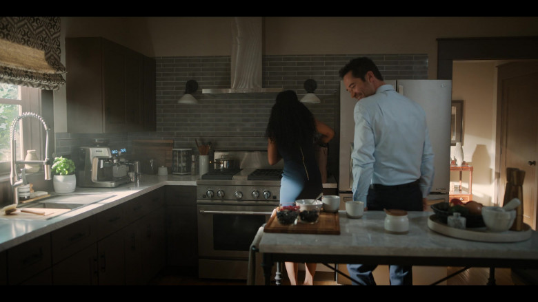 LG Refrigerator in The Lincoln Lawyer S03E03 "Strange Bedfellows" (2024) - 592916