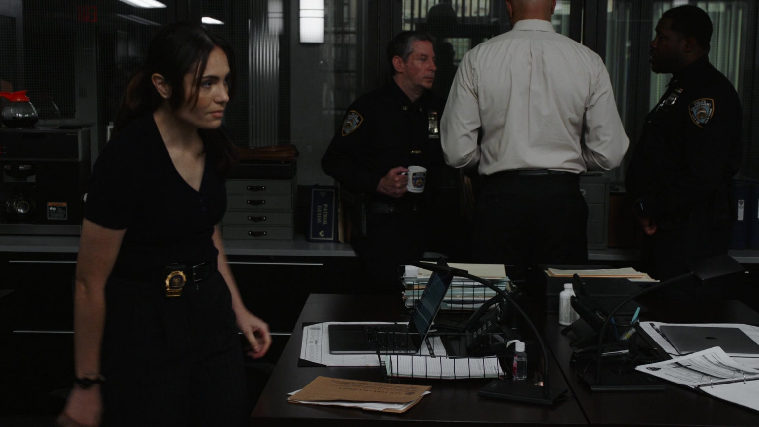 Apple MacBook Laptops In Law & Order Special Victims Unit S26E04 "Constricted" (2024)