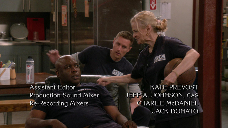 BODYARMOR Sports Drink Sports Beverage (Scene 2) in Frasier S02E04 "The Dedication" (2024) - 581558