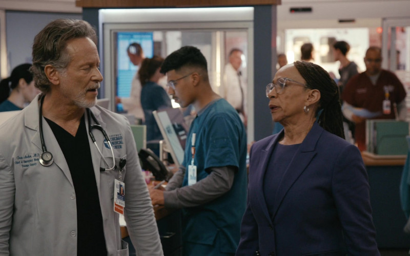 #1445 – ProductPlacementBlog.com – Chicago Med S10E03 (2024) – Product Placement Tracking (Timecode – 00h 24m 04s)