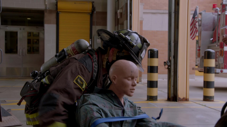 3M Scott SCBA in Chicago Fire S13E02 "Ride the Blade" (2024) - 581282