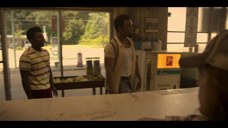 7up Vending Machine in Fight Night - The Million Dollar Heist S01E07 "Round Seven - Jekyll Island"(2024) - 582304