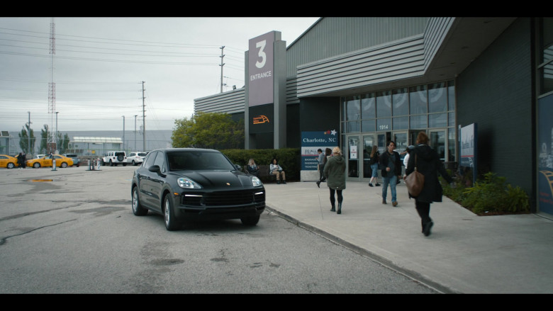 Porsche Cayenne Car in Accused S02E01 "Lorraine's Story" (2024) - 584798