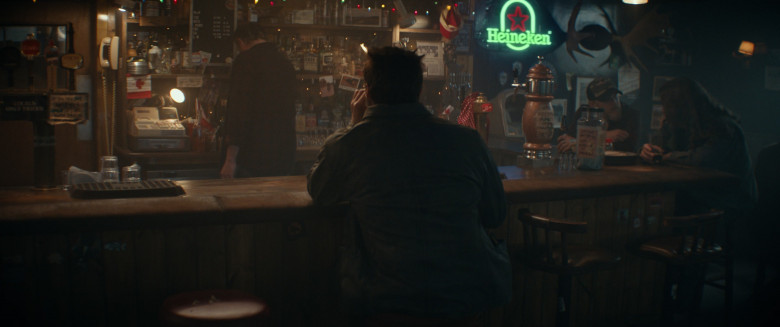 Knob Creek Bourbon and Heineken Sign in Deadpool & Wolverine (2024) - 580053