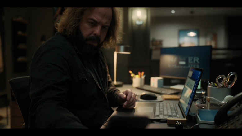 Microsoft Surface Laptop (Scene 1) in The Lincoln Lawyer S03E02 "Special Circumstances" (2024) - 592718