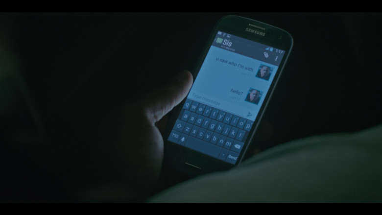 Samsung Galaxy Smartphone in American Sports Story S01E08 "Odin" (2024) - 604971