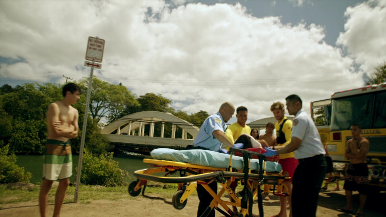 Stryker Transport Cot in Rescue HI-Surf S01E06 "Drift" (2024) - 598627