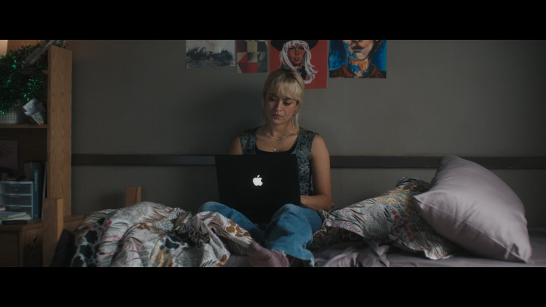 Apple MacBook Laptops in Tell Me Lies S02E07 "I'm Not Drowning Fast Enough" (2024) - 585229