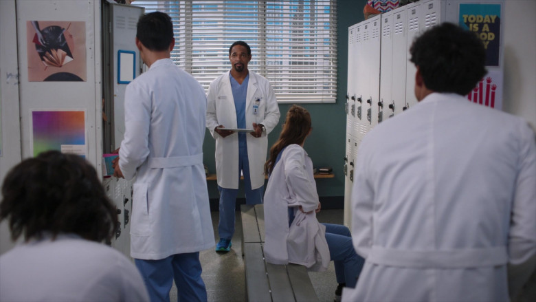 Microsoft Surface (Scene 1) Tablet in Grey's Anatomy S21E05 "You Make My Heart Explode" (2024) - 601618