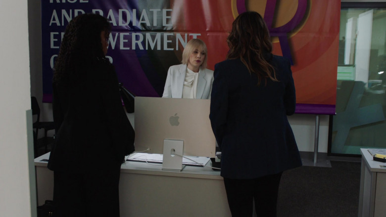 Apple iMac Computer in Law & Order - Special Victims Unit S26E01 "Fractured" (2024) - 582676