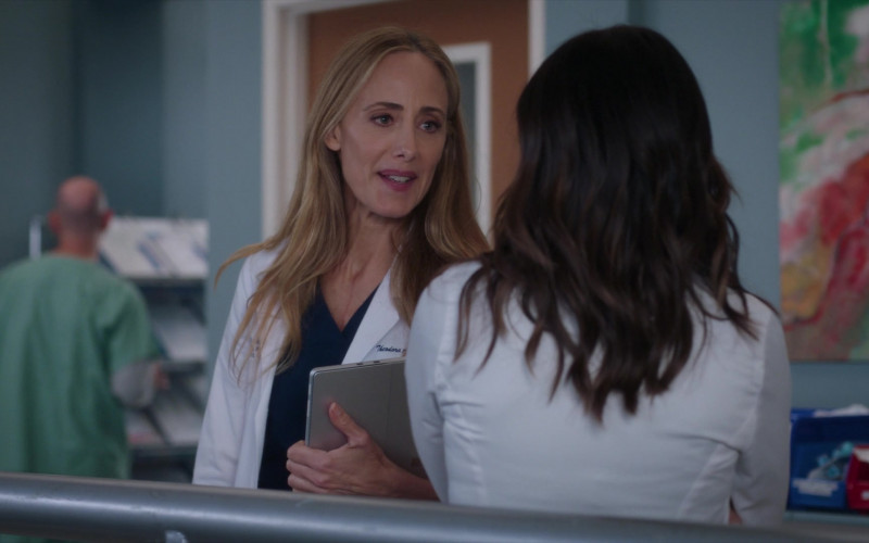 #2062 – ProductPlacementBlog.com – Greys Anatomy S21E03 (2024) – Product Placement Tracking (Timecode – 00h 34m 21s)