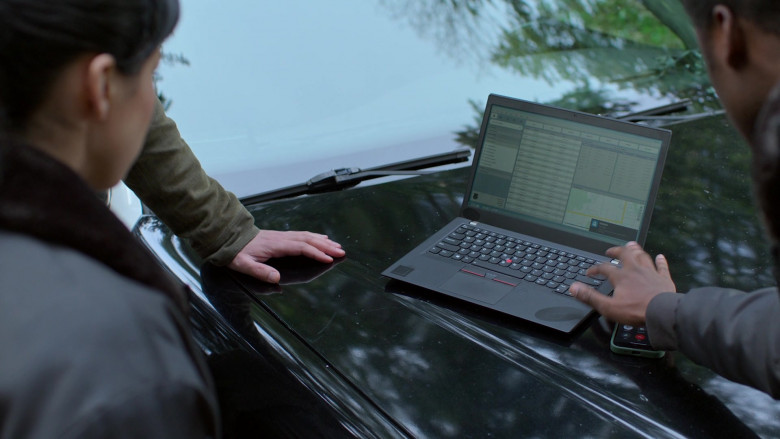 Microsoft Windows Logo (Keyboard) in Murder in a Small Town S01E05 "A Touch of Panic" (2024) - 599148