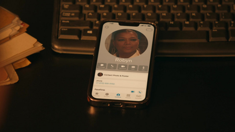 Microsoft Windows Logo (Keyboard), Apple iPhone and FaceTime in The Equalizer S05E01 "The Lost Ones" (2024) - 597763