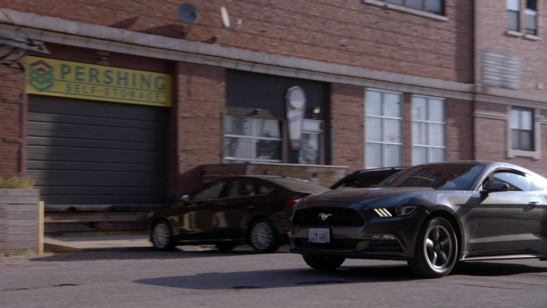 Ford Mustang Car in Chicago Fire S13E04 "Through the Skin" (2024) - 596156