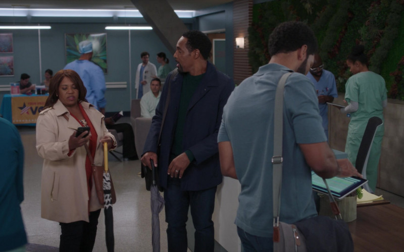 #2267 – ProductPlacementBlog.com – Greys Anatomy S21E05 (2024) – Product Placement Tracking (Timecode – 00h 37m 46s)