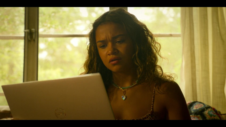 Dell Laptop in Outer Banks S04E01 "The Enduro" (2024) - 586630