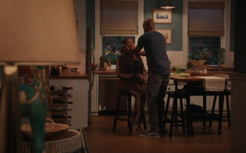 #2448 – ProductPlacementBlog.com – The Equalizer S05E01 (2024) – Product Placement Tracking (Timecode – 00h 40m 47s)