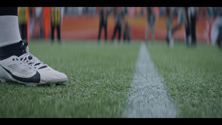 Nike Men's Football Cleats in American Sports Story S01E06 "Herald Street" (2024) - 591731