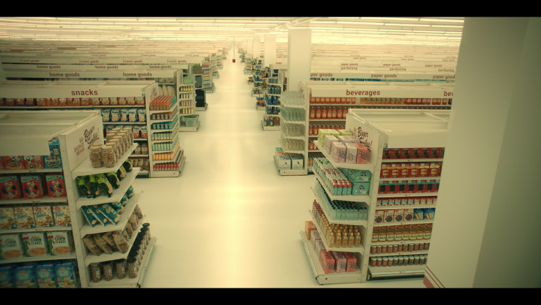 Kellogg's Froot Loops, Corn Flakes, UTZ Snacks, LaCroix, Vita Coco in American Horror Stories S03E05 "Backrooms" (2024) - 590898