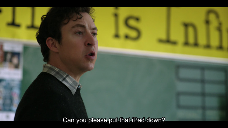 Apple iPad (Verbal) in English Teacher S01E06 (2024) - 580428