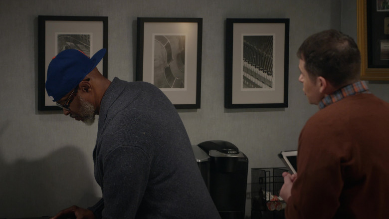 Keurig Coffee Maker in Poppa's House S01E01 "Pilot" (2024) - 598455