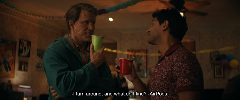 Apple AirPods (Verbal) in Deadpool & Wolverine (2024) - 579935