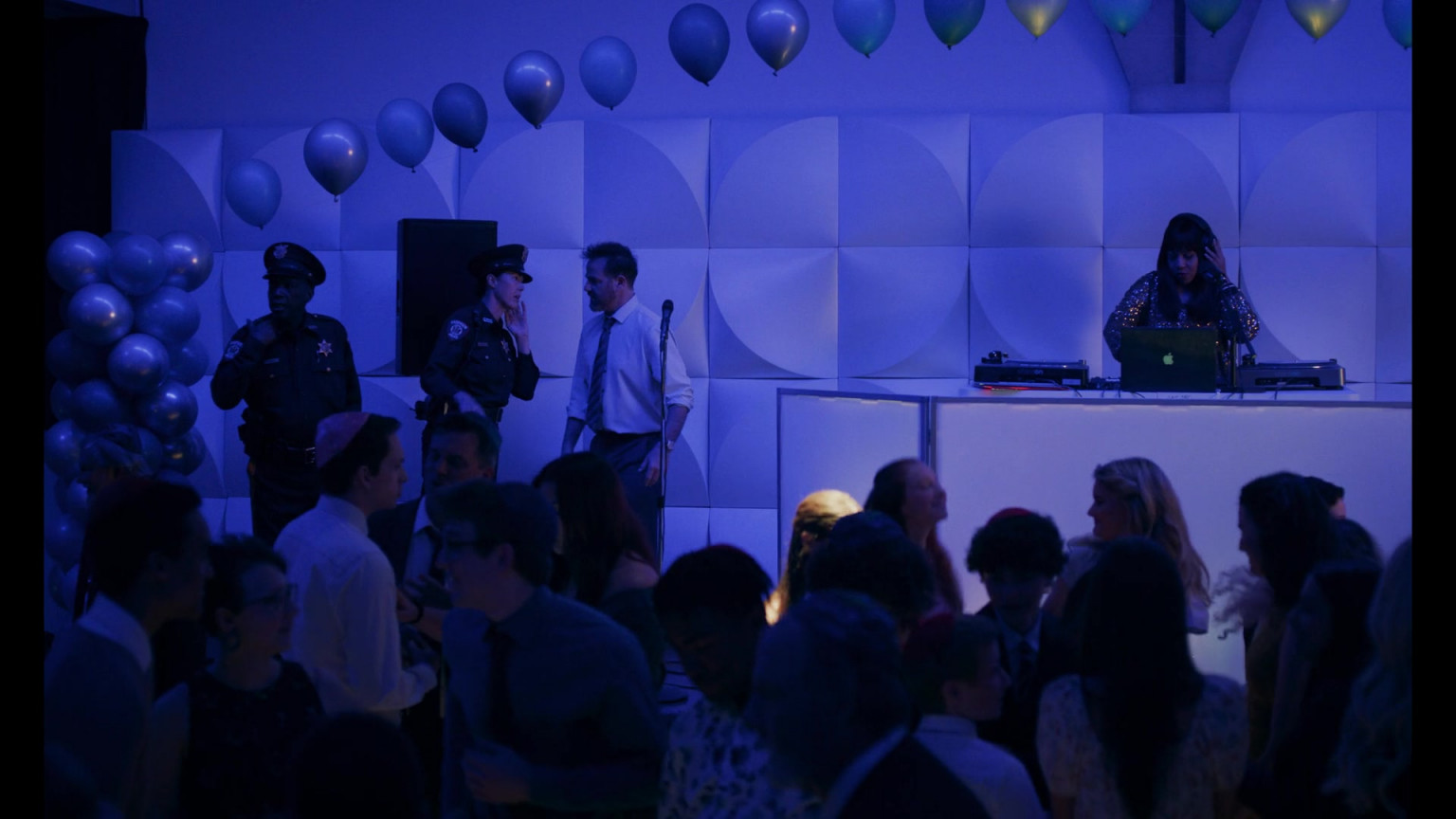 Apple MacBook Laptop In Agatha All Along S01E06 "Familiar By Thy Side" (2024)