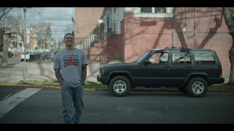 Nike Air Jordan T-Shirt in American Sports Story S01E05 "The Man" (2024) - 584943