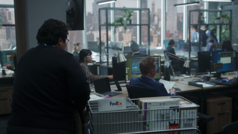 FedEx Express in What We Do in the Shadows S06E02 "Headhunting" (2024) - 598870